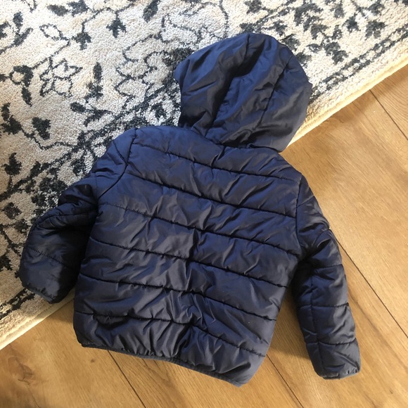 CARTERS puffer jacket 2T - Picture 2 of 6